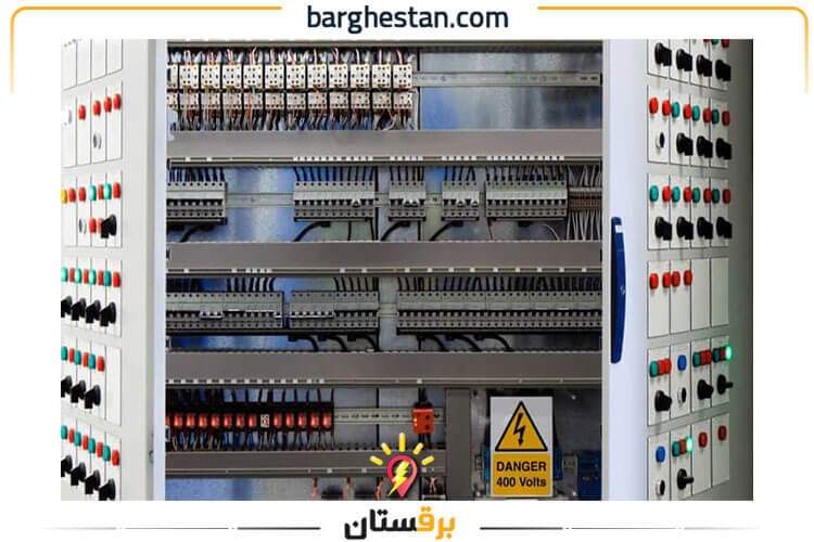 ویژگی‌های مهم یک تابلو برق صنعتی ایمن و مطمئن